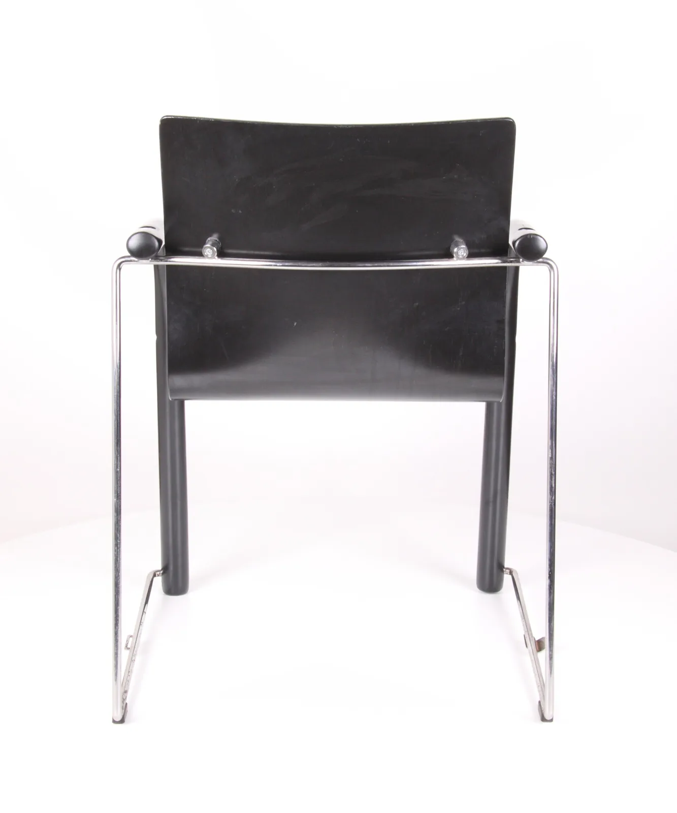 Thonet Freischwinger-Armlehnstuhl mit Vollpolster Ansicht 4