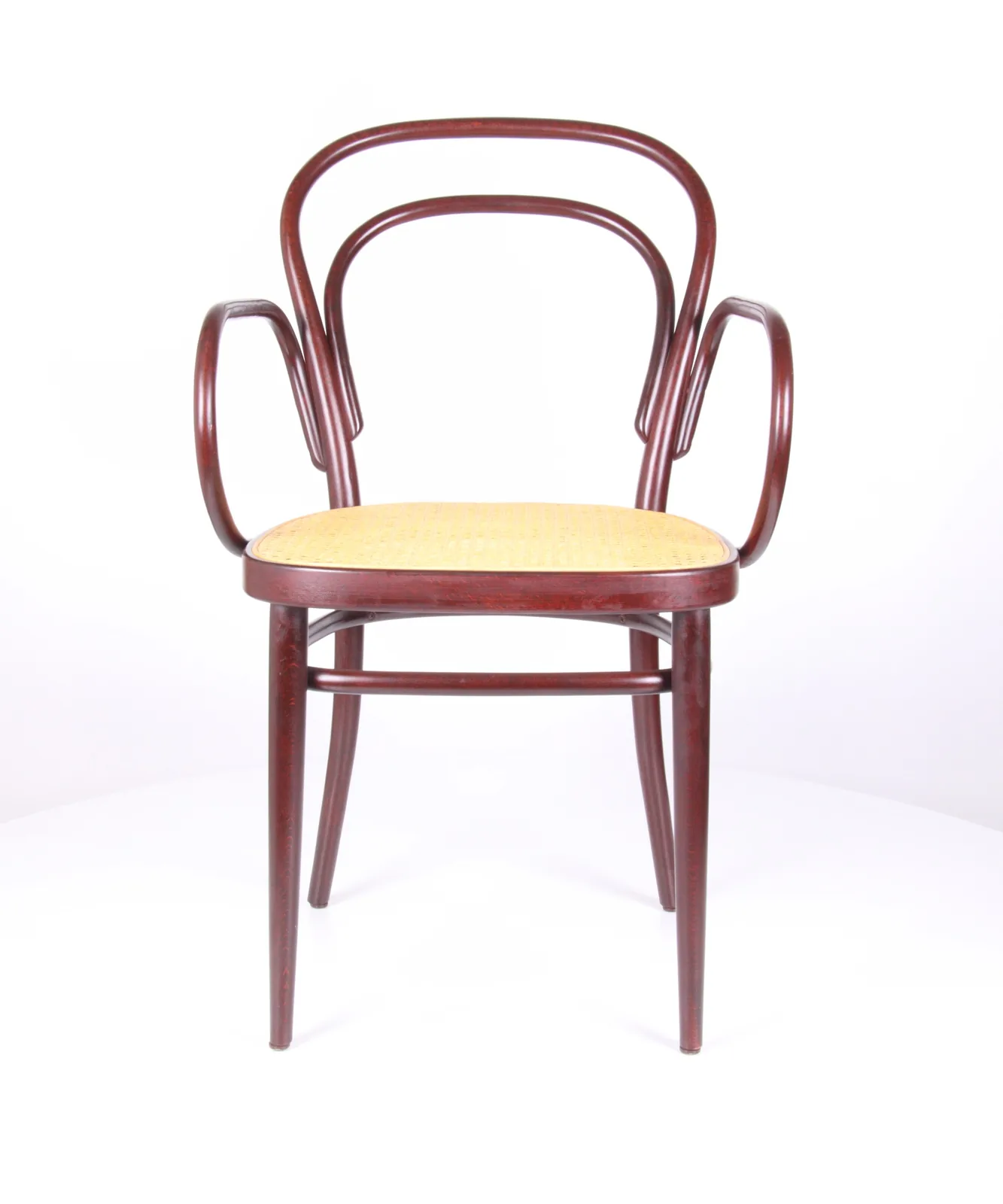 Thonet Bugholz-Armlehnstuhl mit Doppelbogen-Rücken