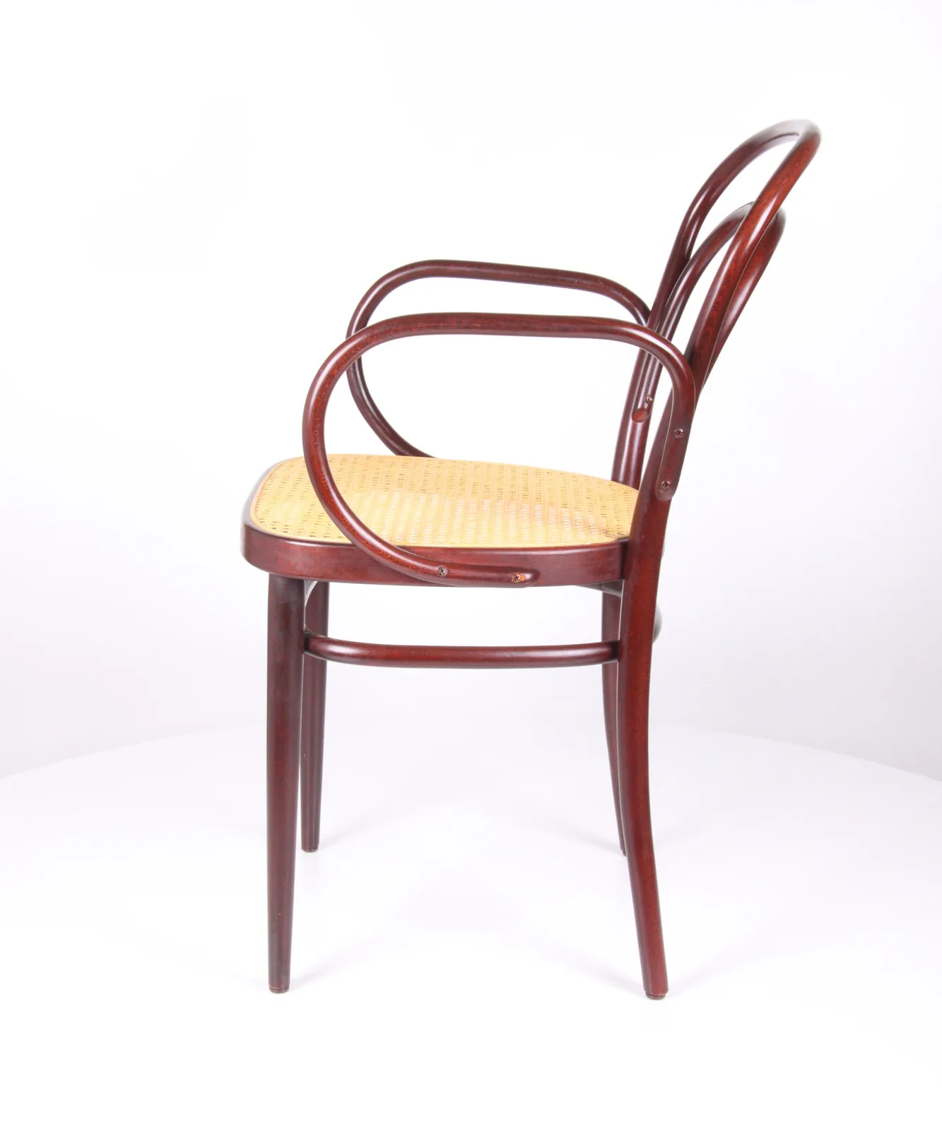 Thonet Bugholz-Armlehnstuhl mit Doppelbogen-Rücken Ansicht 3