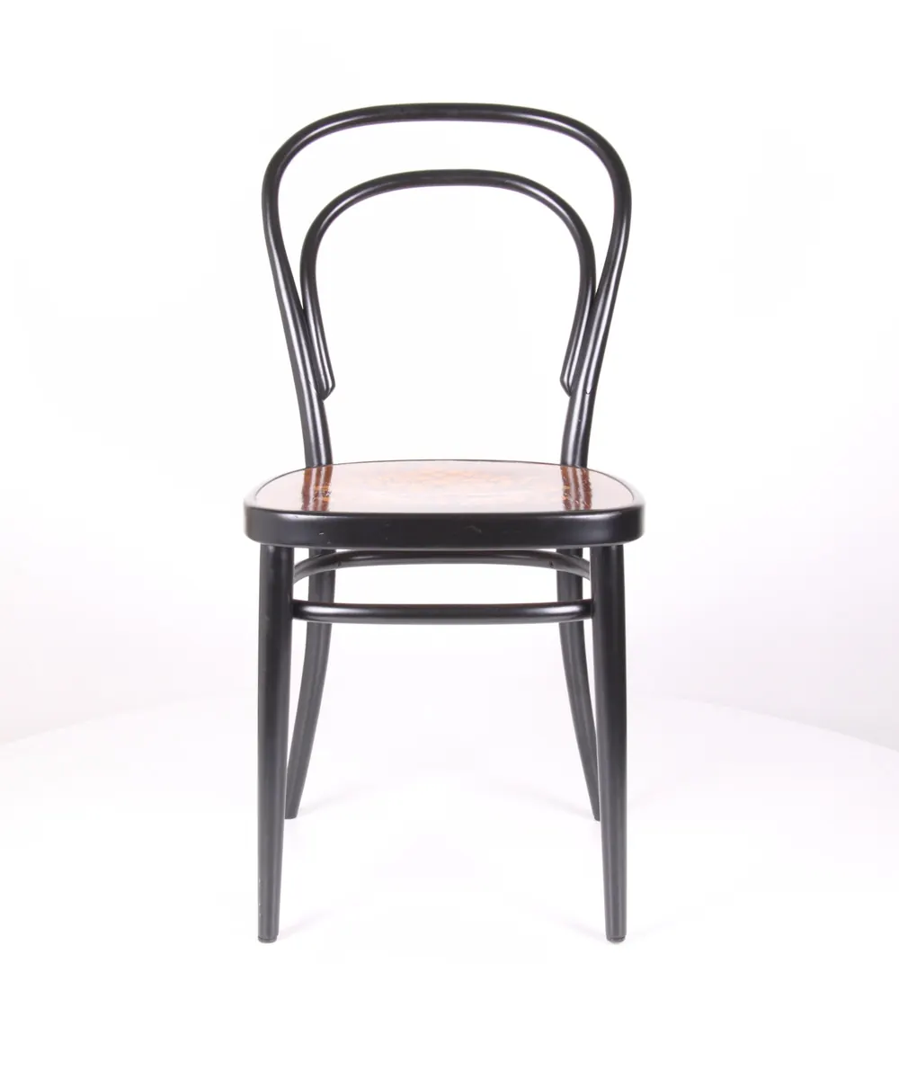 Bugholzstuhl mit heller Sitzfläche Rundumansicht