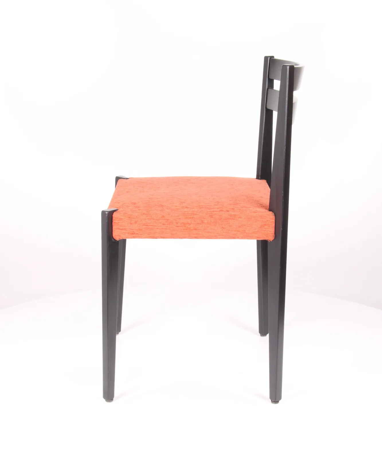Thonet Stuhl mit geraden Beinen und Polstersitz Ansicht 3