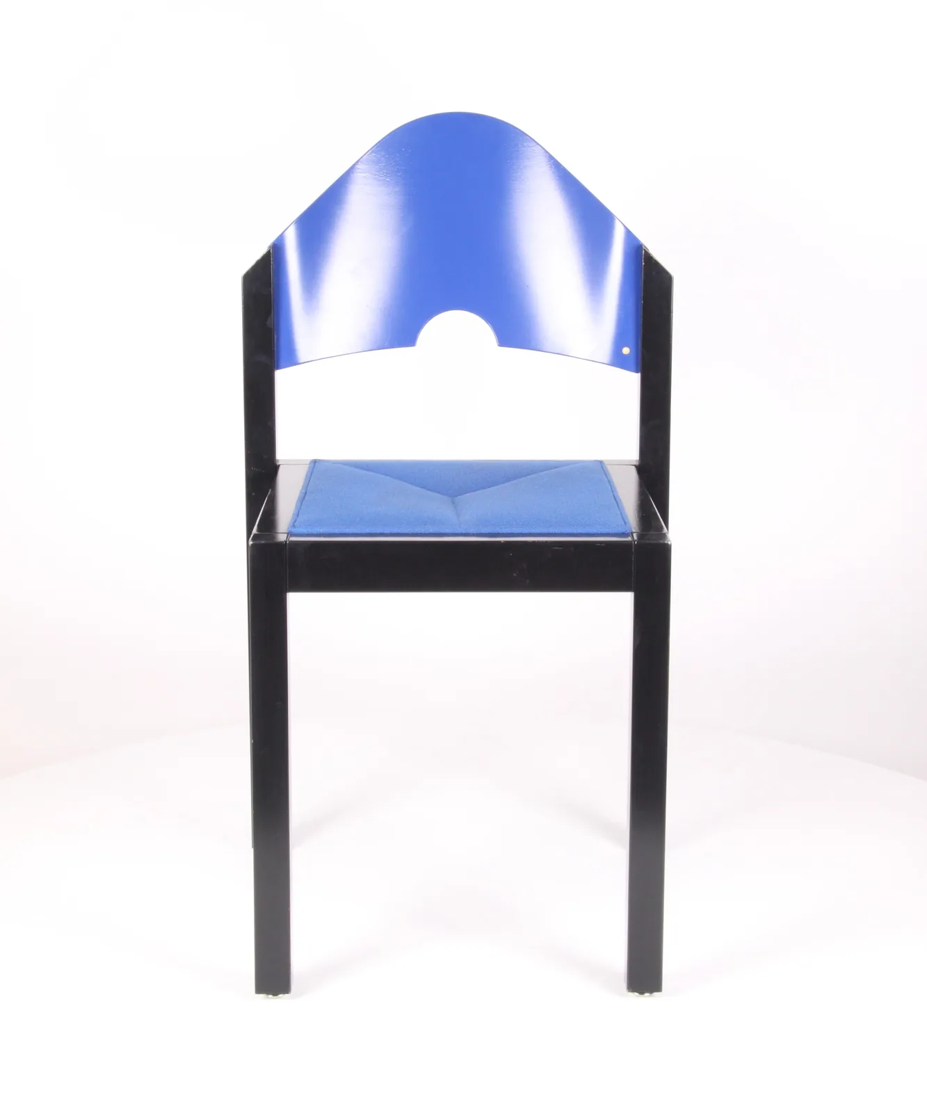Formholzstuhl, blau-schwarz