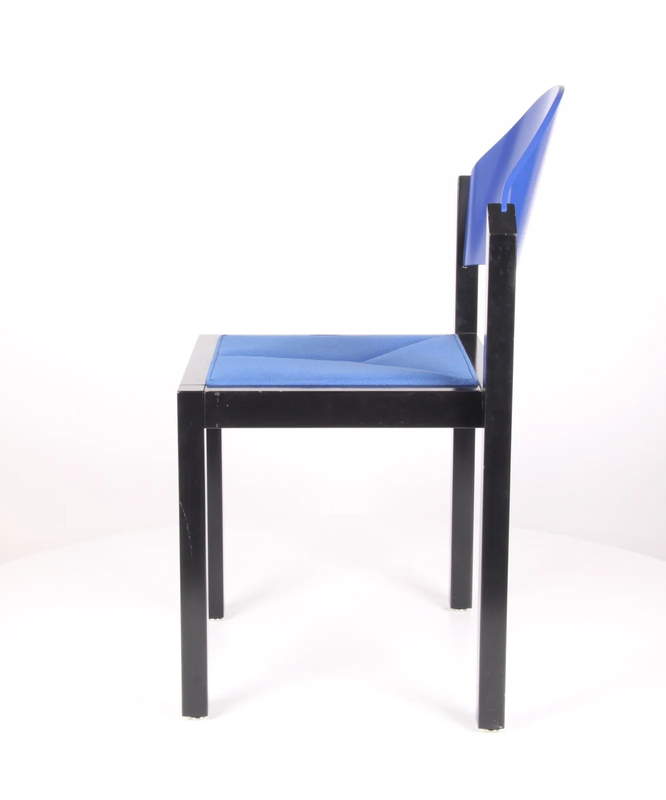 Formholzstuhl, blau-schwarz Ansicht 3