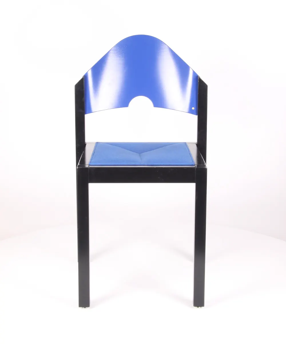 Formholzstuhl, blau-schwarz Rundumansicht