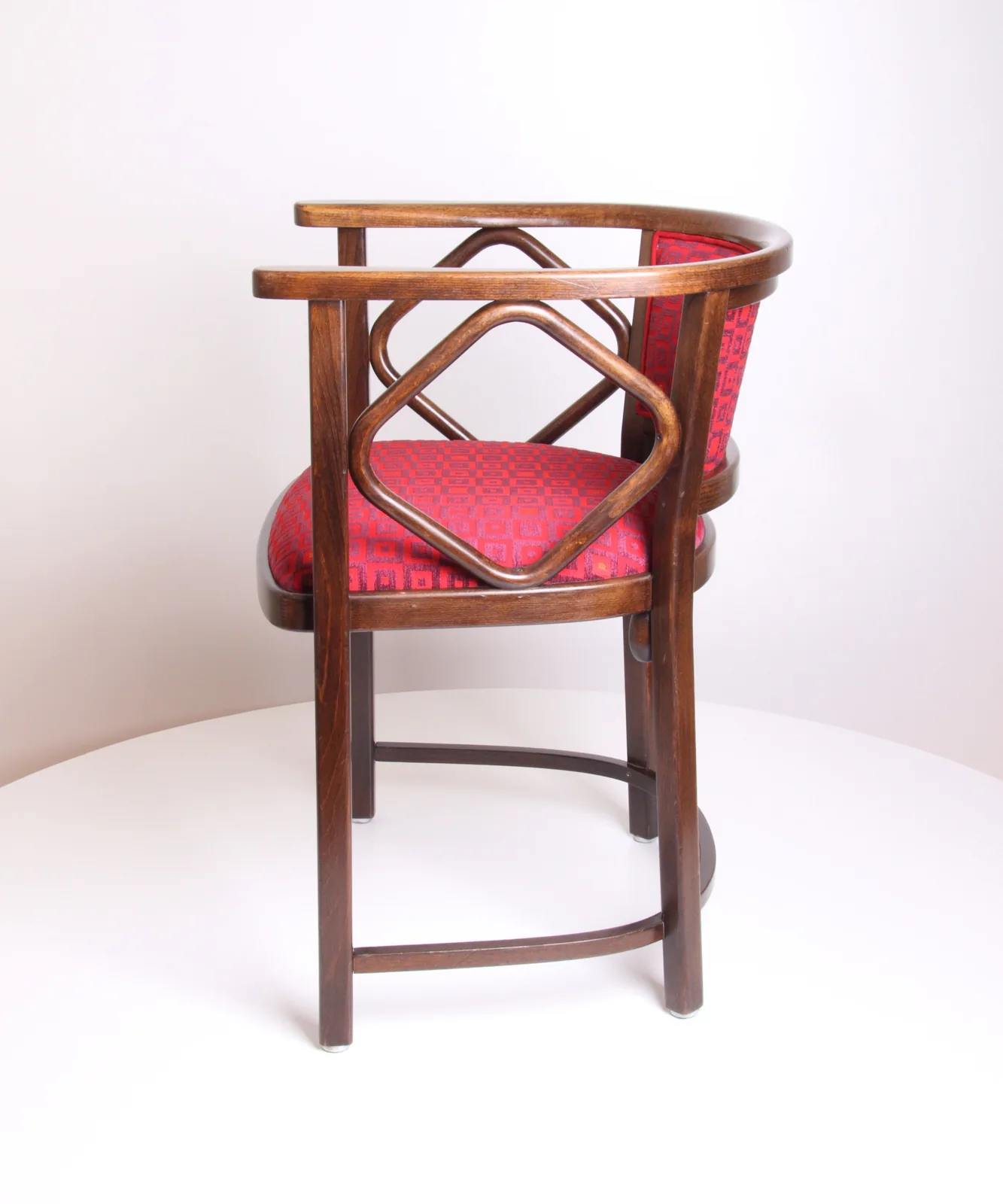Thonet Armstuhl im Fledermaus-Stil Ansicht 3