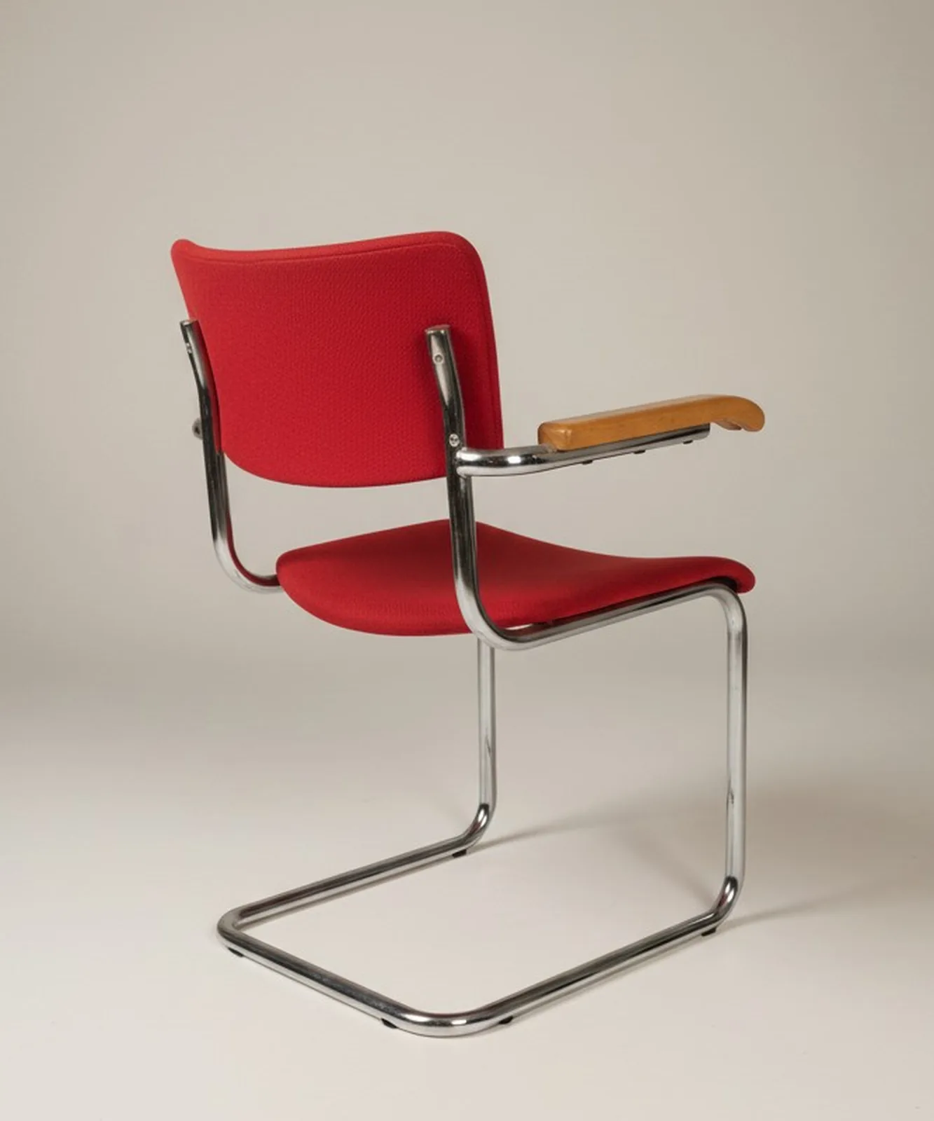 Thonet S 43 F Freischwinger-Armlehnstuhl, rot Ansicht 5