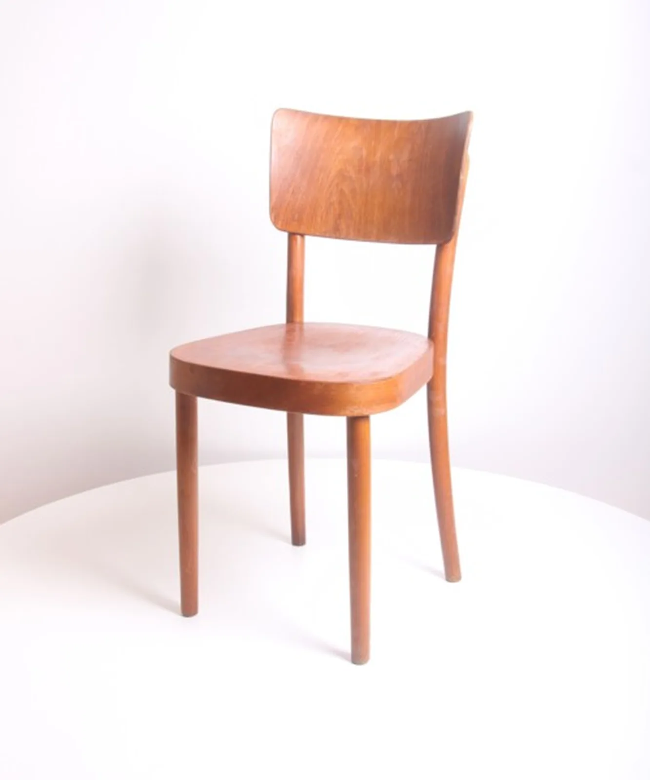 Thonet Holzstuhl mit gebogener Rückenlehne