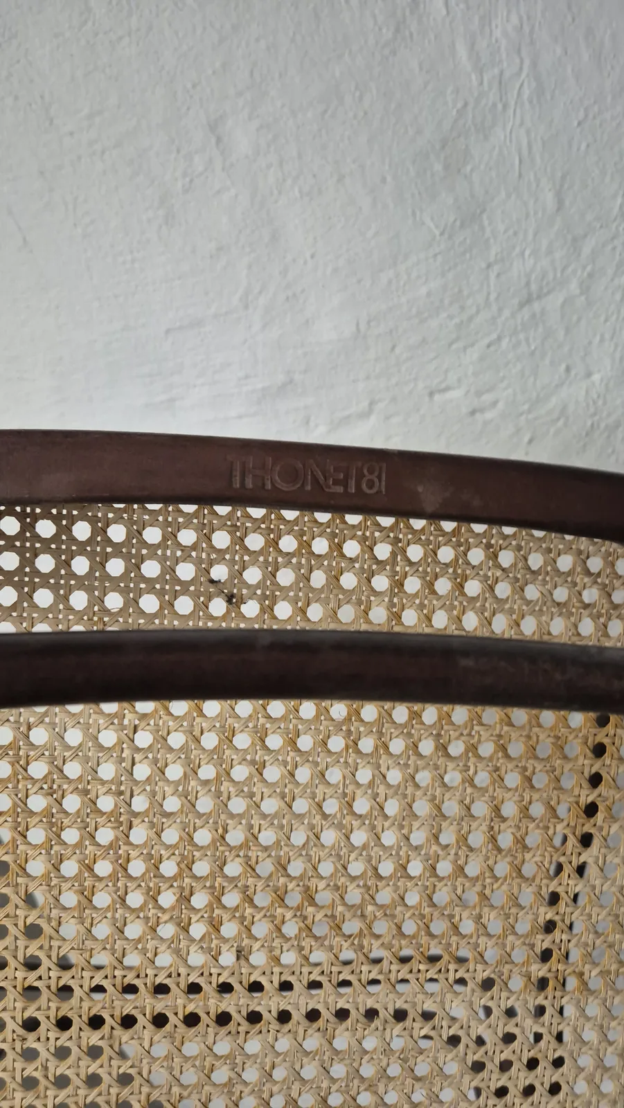 Herkunftsnachweis zu Thonet Bugholz-Armlehnstuhl mit Doppelbogen-Rücken